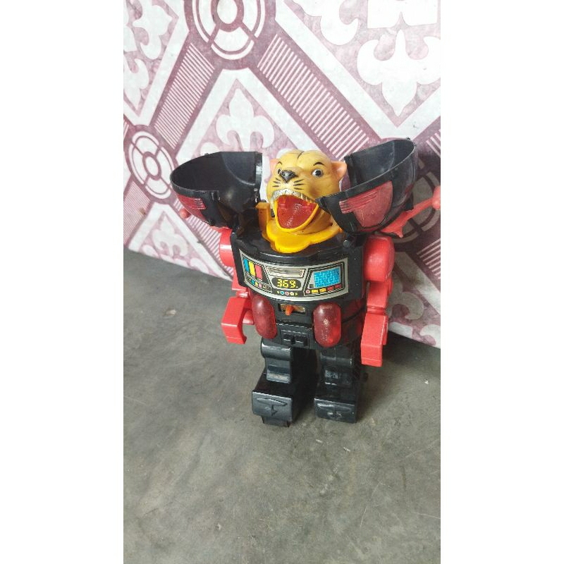 robot singa jadul Dino Robo era 1980an.kondisi untested, kelengkapan seperti pada foto.Perfect Retro