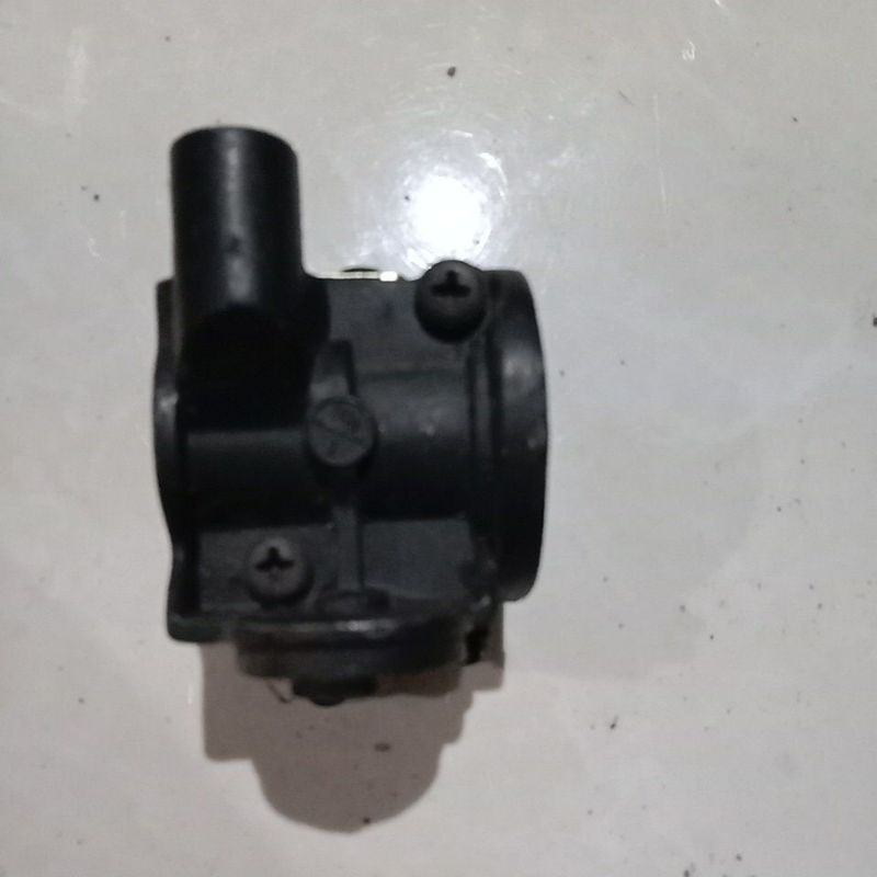 Dudukan spion kiri Suzuki RC80