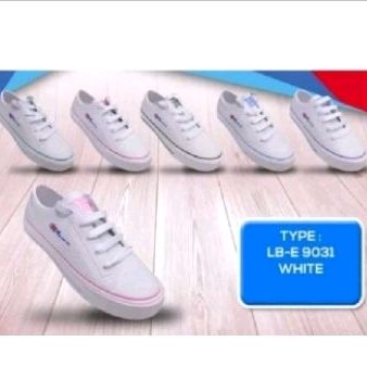 sepatu karet alegan New Era