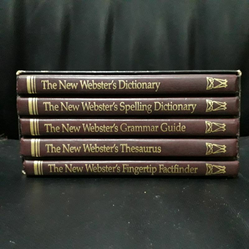 Kamus The New Webster's Deluxe Desk Reference Library