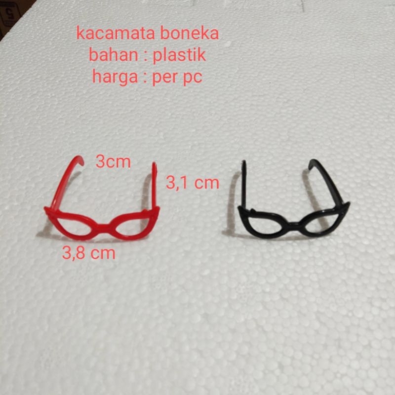 Miniatur Kacamata Model Cat Eye