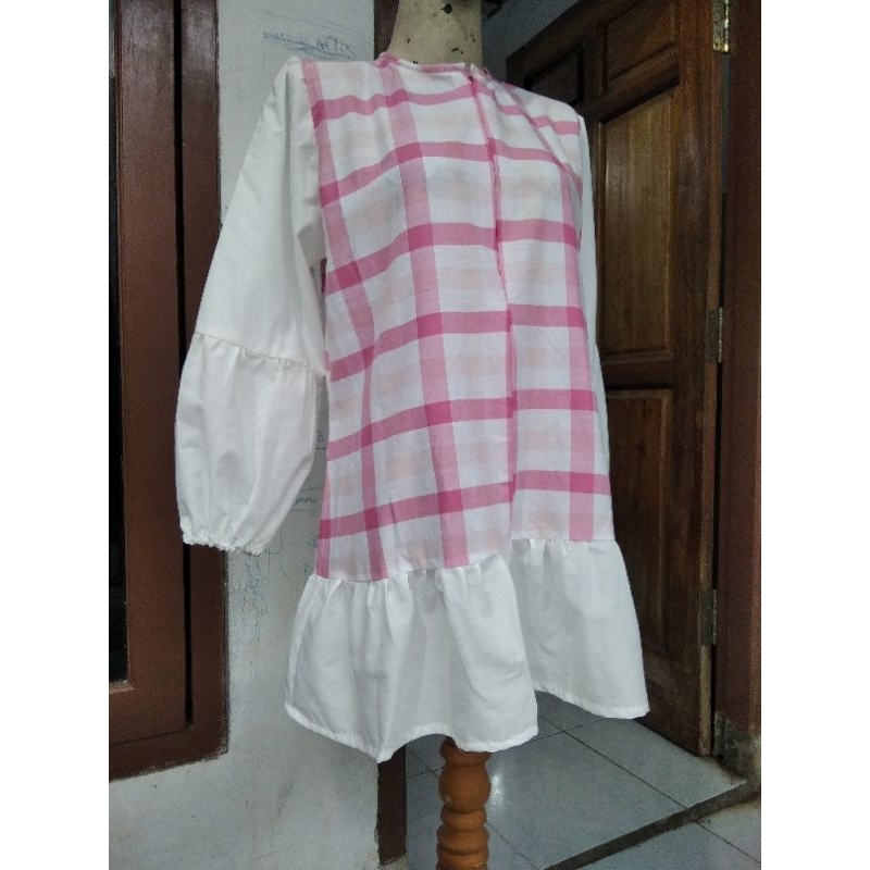 baju blouse atasan kotak kotak ruffle