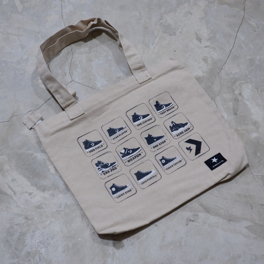 TOTE BAG SNEAKERSURABAYA MERCH CONVERSE X KURT COBAIN , CONVERSE WEAPON , 70S , PRO LEATHER , STAR PLAYER , FAST BREAK , PRO FIELD , ERX 260 , ONE STAR , AERO JAM , LUCKY STAR , JACK PURCELL , MUSIC , ACDC , METALLICA , THE CLASH , THE DOORS , PINK FLOYD