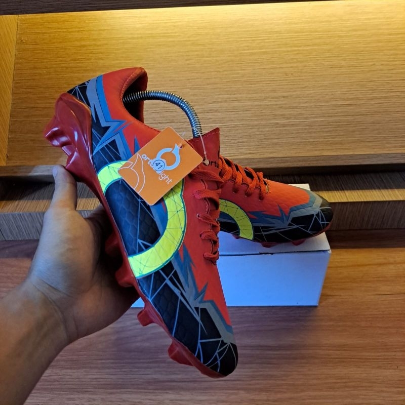 Sepatu sepak Bola Ortus Avor
