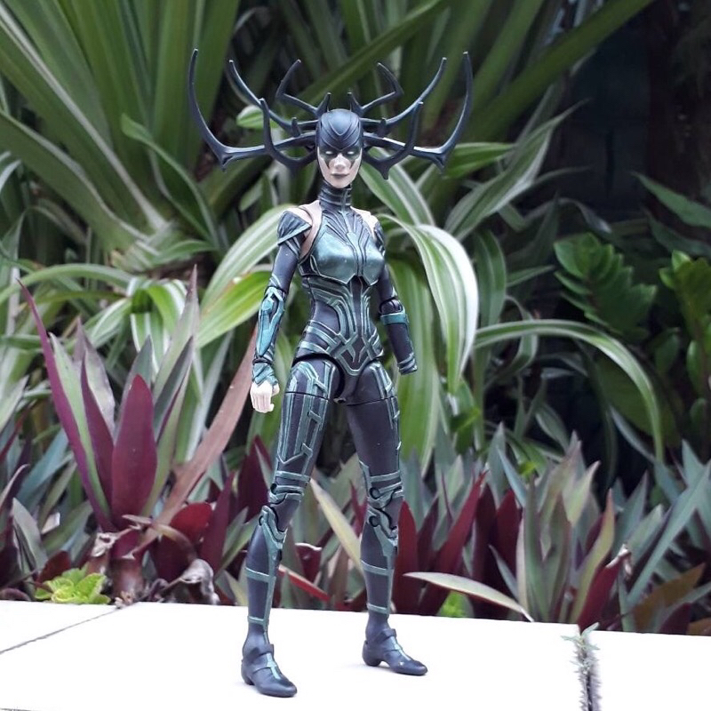 MARVEL LEGENDS HELA ACTION FIGURE