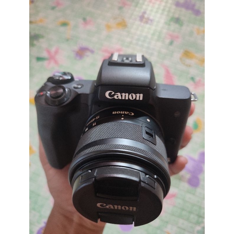 Mirrorless Canon EOS M50