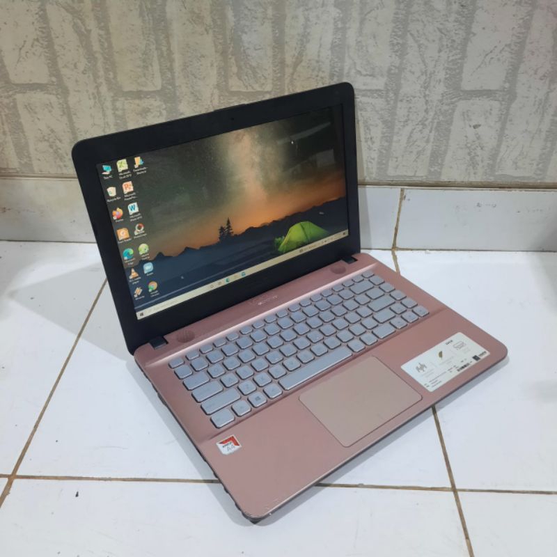Laptop Asus X441B Amd A9-9420 Amd Radeon R5 Graphic Ram 4GB/1TB Windows 10