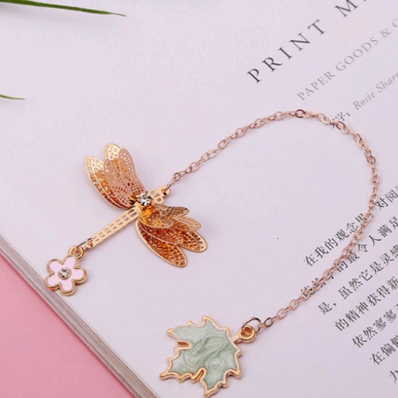 

Pembatas Buku Bentuk Capung/kupu-kupu/daun