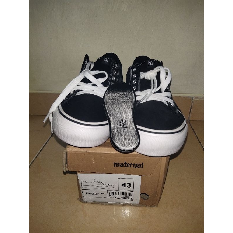 SEPATU MATERNAL DISASTER SAVIOR LOW BW SIZE 43 (NEW)