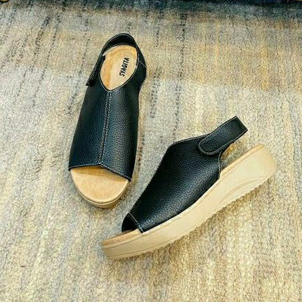 Sandal Kulit Wedges Wanita