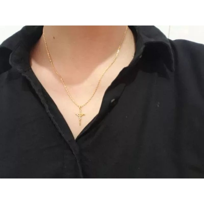 kalung wanita titanium emas liontin salib kecil tali rantai