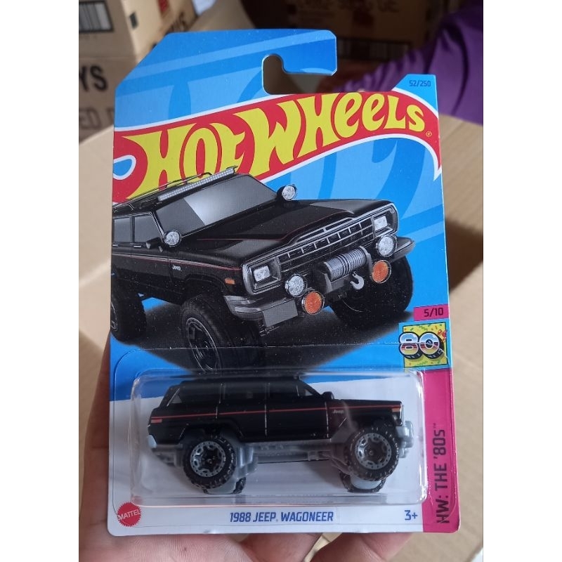 hotwheels 1988 JEEP WAGONEER FULL HITAM LOT G 2023