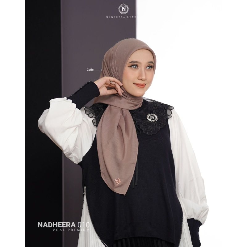 Hijab segiempat N 010 by Nadheera Luxury