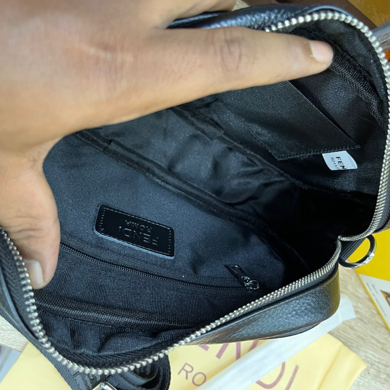 tas selempang Fendi Signature messenger bag branded import