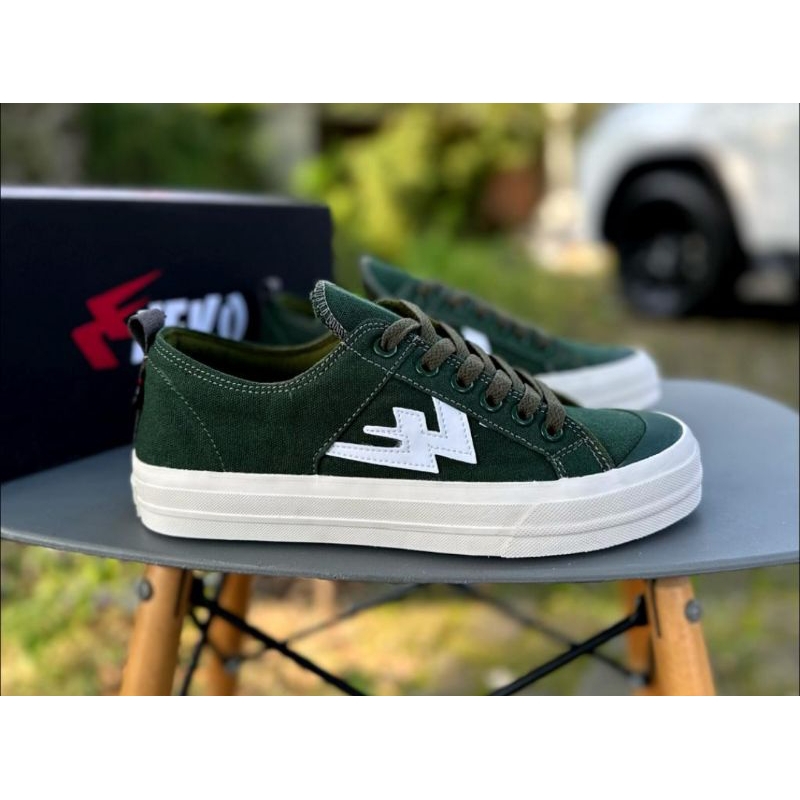 SEPATU SNEAKERS AEKO TWO YEARS ORIGINAL LOKAL