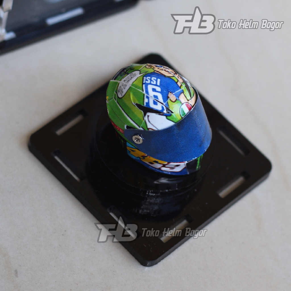 Miniatur helm rossi skala 1 : 12 motif HAYDEN MUGELLO 2017