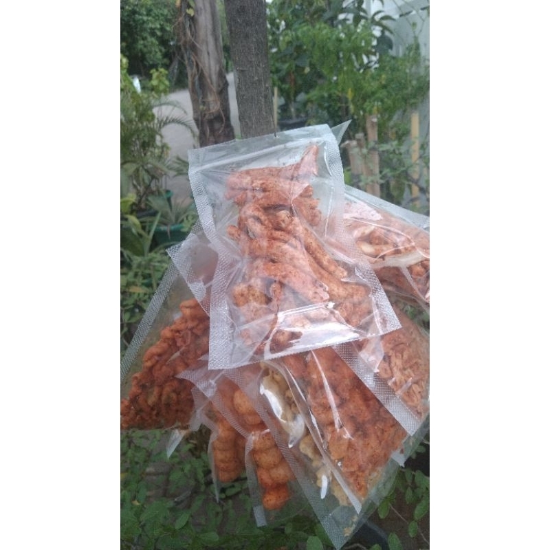 

varian rasa 3 rasa per/pak isi 3pcs usus/basreng/cimol 50gr