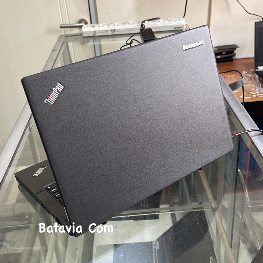 Laptop Lenovo Thinkpad X240 Core i7 Gen 4 - Bergaransi