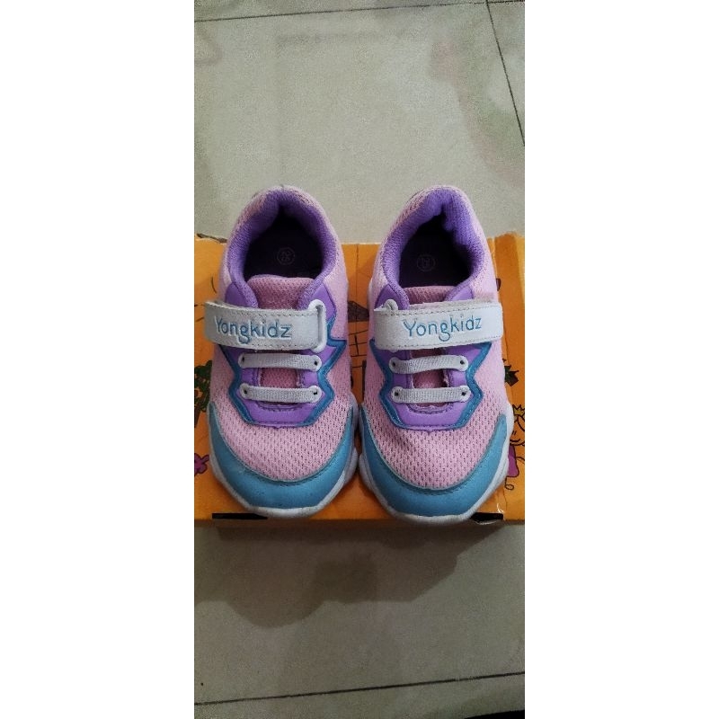 (Preloved) Sepatu Anak Perempuan Yongkidz