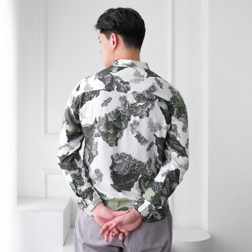 SANVANINA Kemeja Panjang Pria Motif Hawaiian Slim Fit - Long Hawai Foresta E-8507