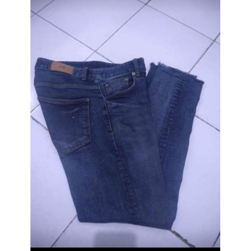 Preloved Celana Jeans Ripped