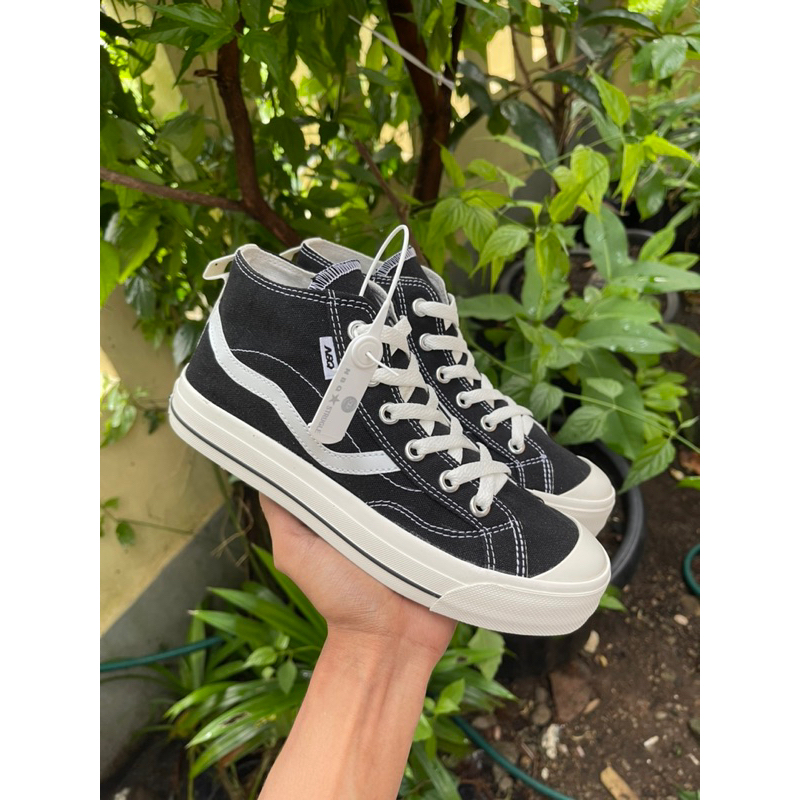 SEPATU SNEAKER NBQ STRUGLE SEMI HI BOOT BRAND ORIGINAL FREE BOX
