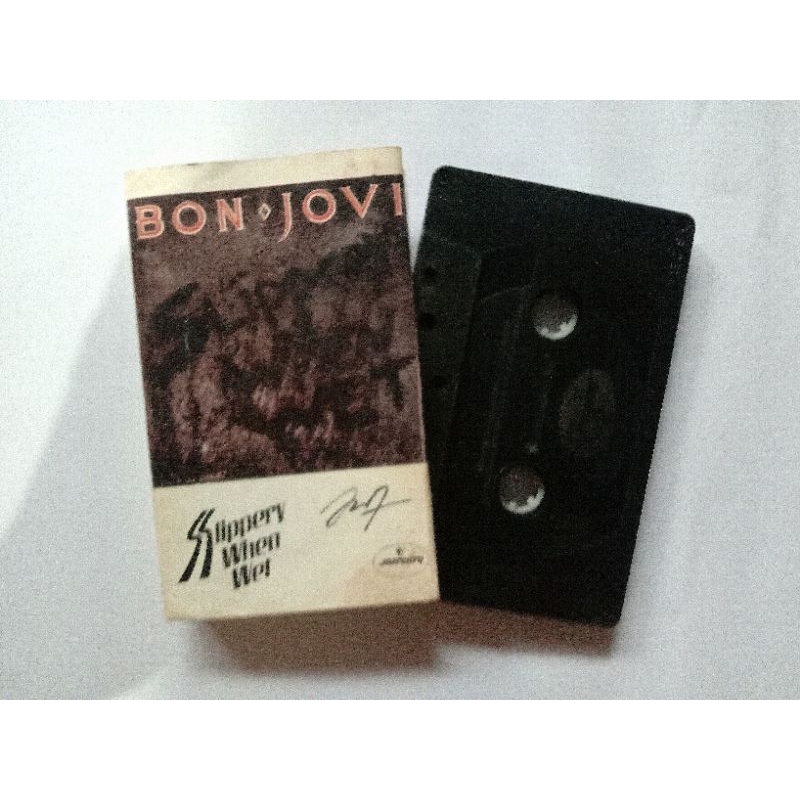 kaset bon jovi slippery when wet