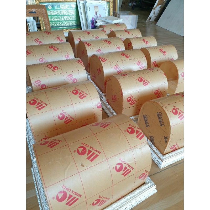 Box hantaran oval acrylic . box seserahan akrilic. kotak hantaran. kotak seserahan. seserahan akrili