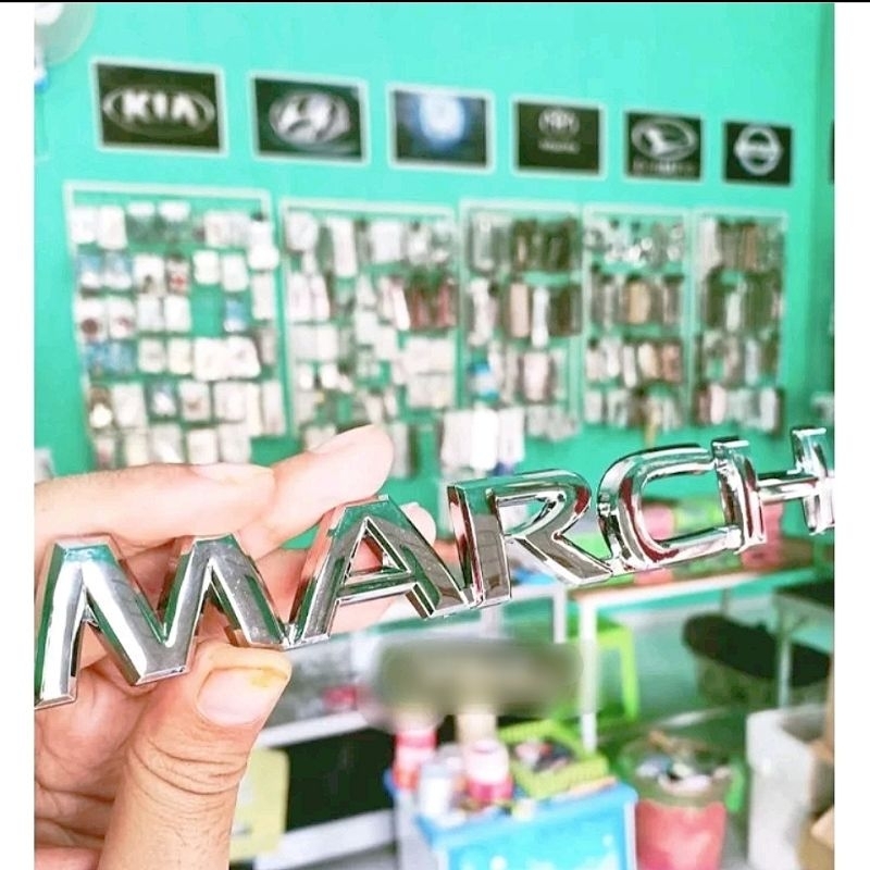 Emblem logo Nissan MARCH ukuran original bagasi