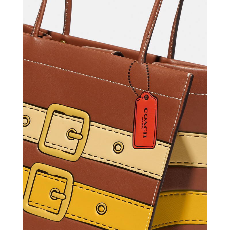 Coach Carry 22 With Trompe L’Oeil Print (C 9814)