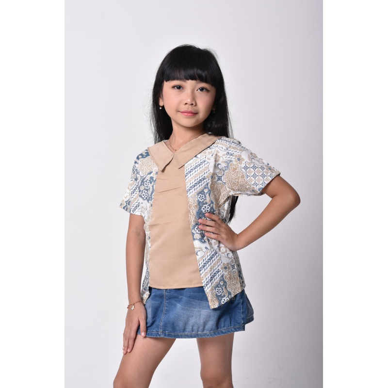 Top Blus Creamy White Batik Kids Berkerah Kombinasi Cream Cocok Untuk Sekolah Kombinasi Warna Rok