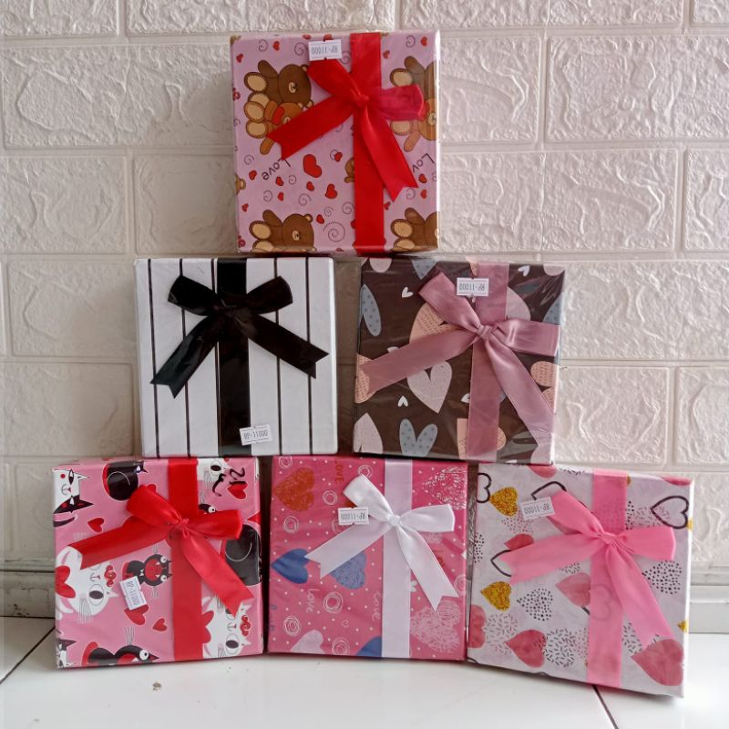 

kotak kado Gift Box 14x14x14cm