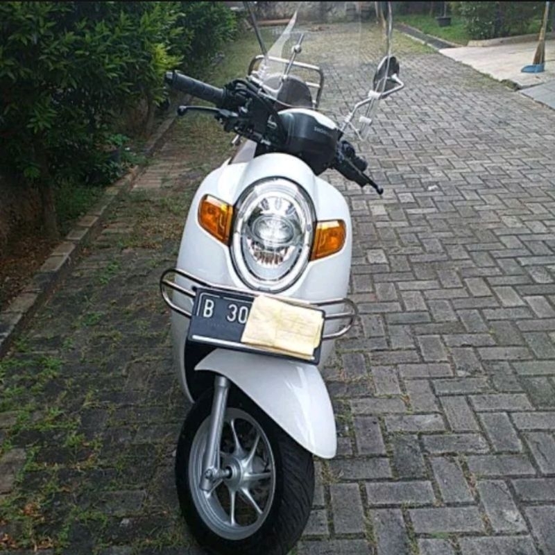 Pangkon dudukan plat nomor scoopy pnp PANGKON DUDUKAN PLAT MOMOR LAMPU SOROT PNP HONDA SCOOPY BAHAN BESI KUAT WARNA LENGKAP