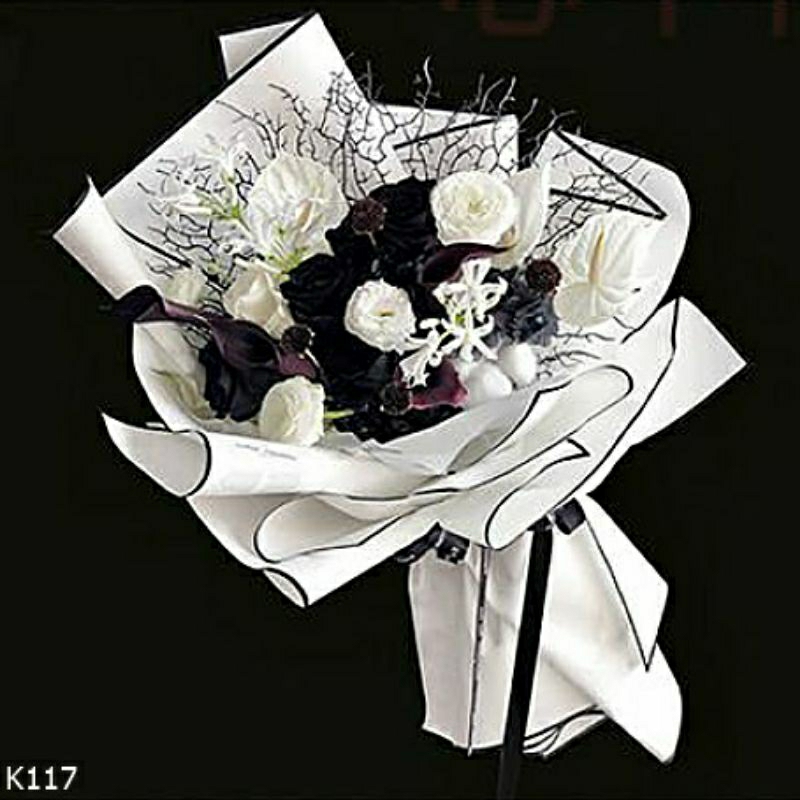 [5 LEMBAR] Kertas Cellophane Black &amp; White K117-7088 ( Sudah Termasuk Serongsong)