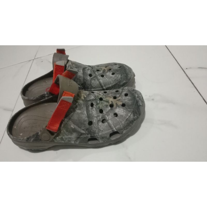 Sendal Crocs original defect