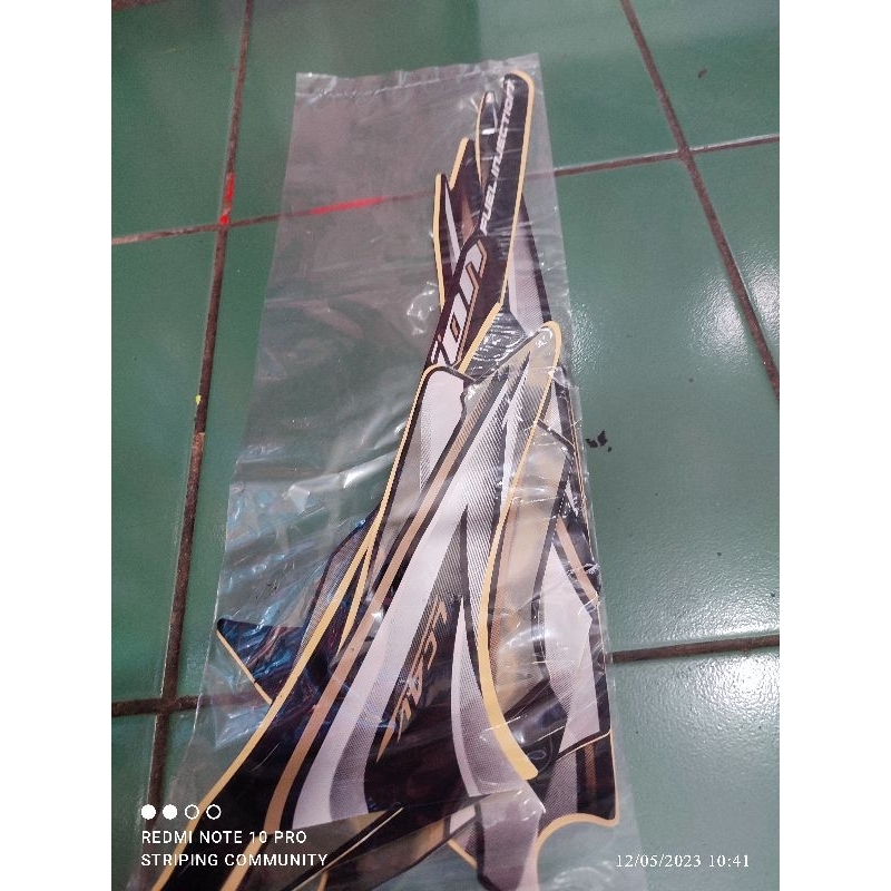 striping sticker lis standar ori vixion lama 2012 vixion 2012 vixion old 2012 old vixion 2012 hitam 