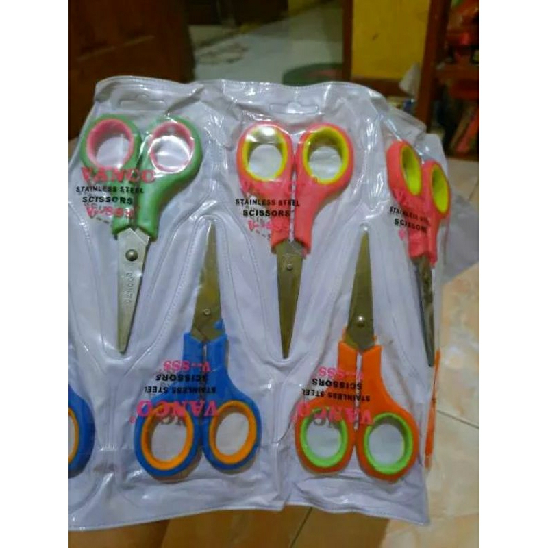 

1pcs Gunting Estika Kecil