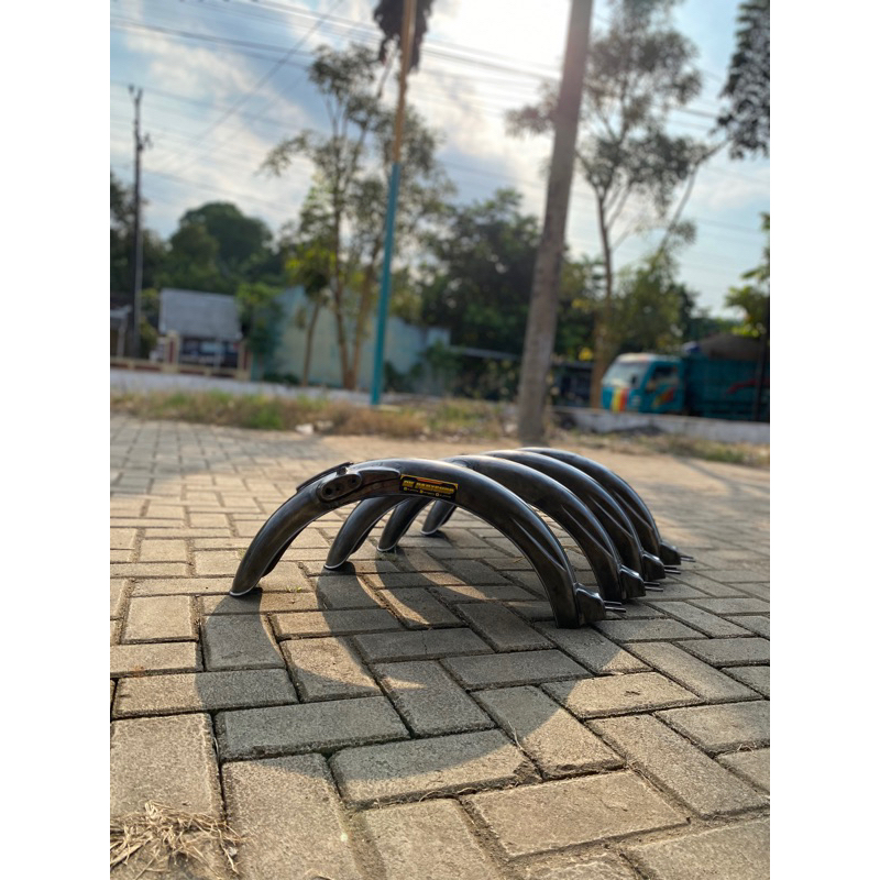 slebor belakang cb125 pres solo