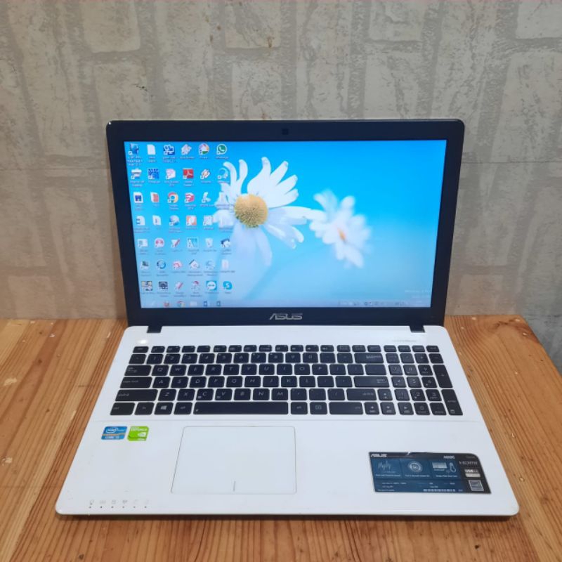 Laptop Asus X550CC intel Cor i3 Ram 4Gb/ HDD 750Gb Nvdia GT 720M 2Gb Layar 15inch