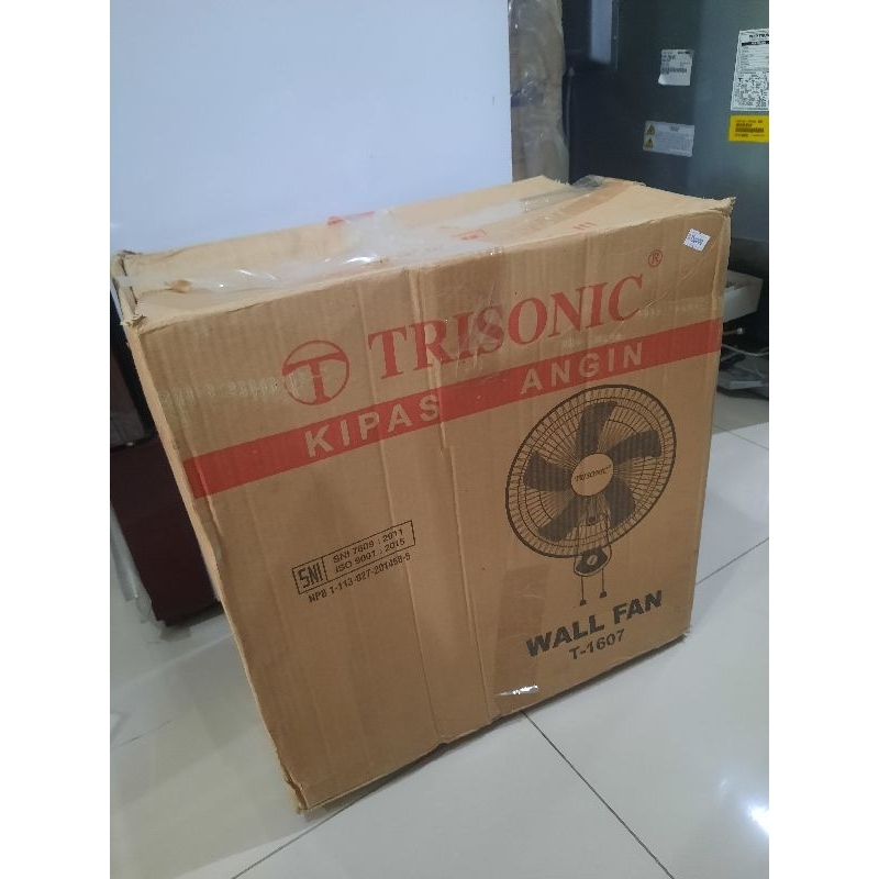 Kipas Angin Dinding Trisonic