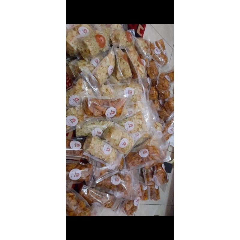 

Keripik Kriwil Pedes Gurih Jeruk