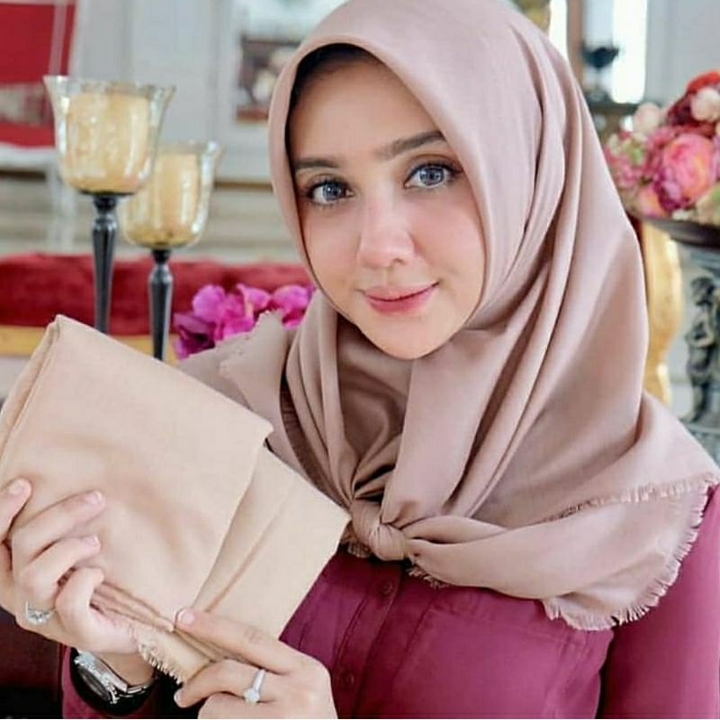 Hijab Segi empat Saudia Rawis Exclusive