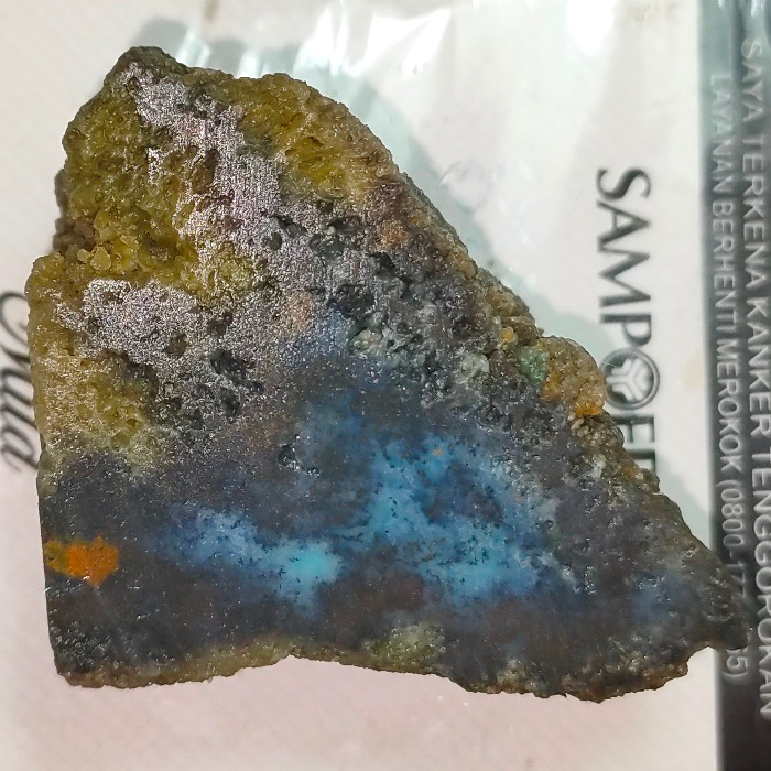 batu bacan elektrik lempengan,. batu yang dikirim sesuai foto,. Kode54