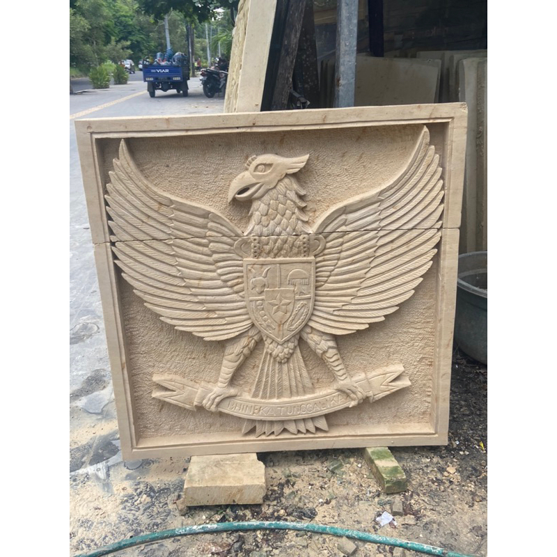 RELIEF /UKIRAN /RELIEF GARUDA PANCASILA/RELIEF