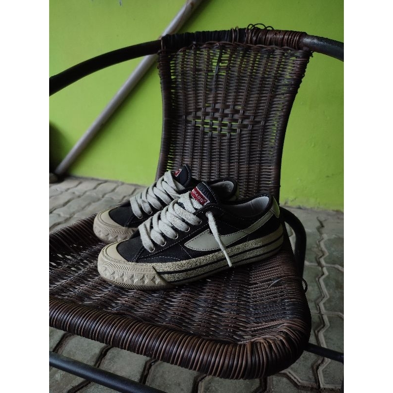 Compass retrograde second