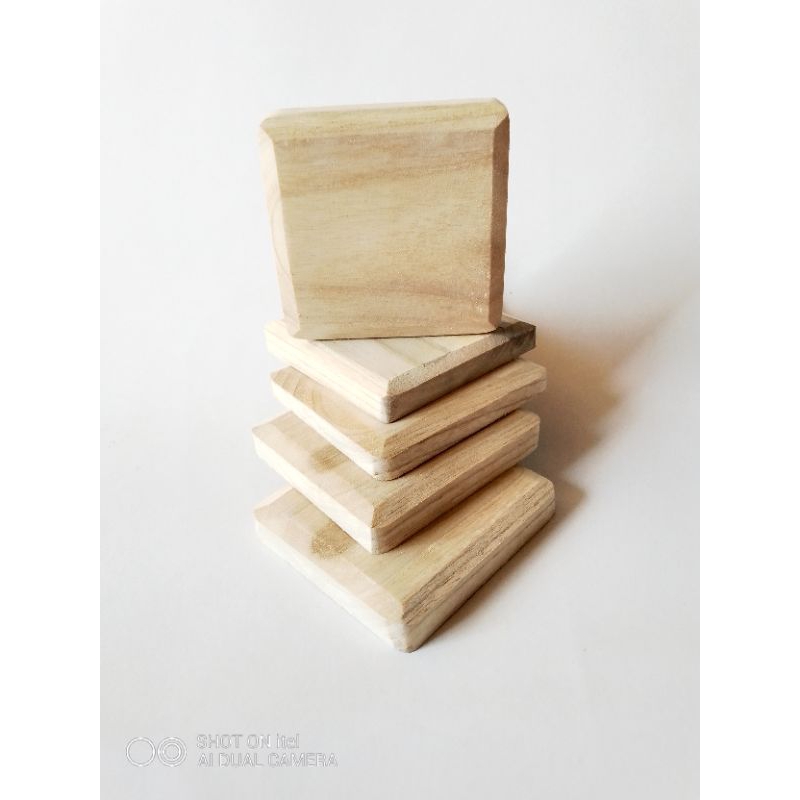 tatakan gelas a kayu kotak tahan panas