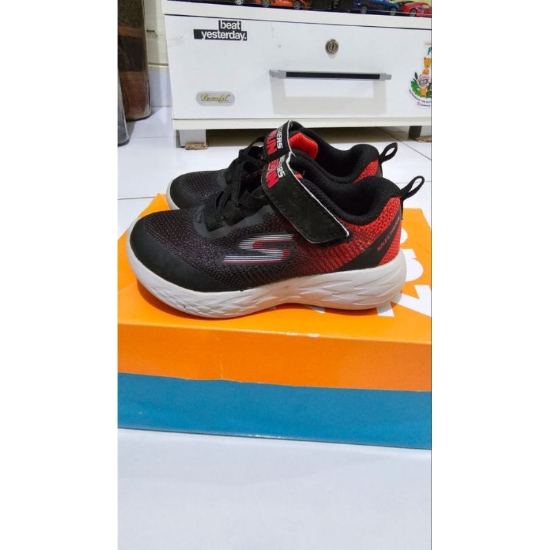 Preloved sepatu anak skechers GoRun