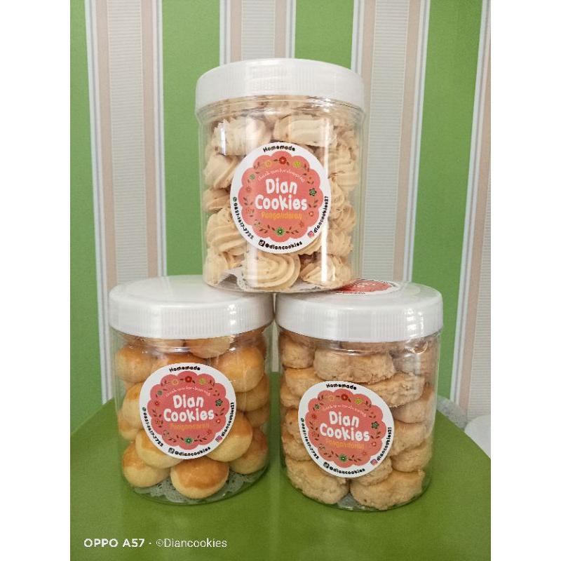 

(PROMO BELI 2 TOPLES GRATIS 1 TOPLES SAGU KEJU) PAKET NASTAR KLASIK, KUE KACANG