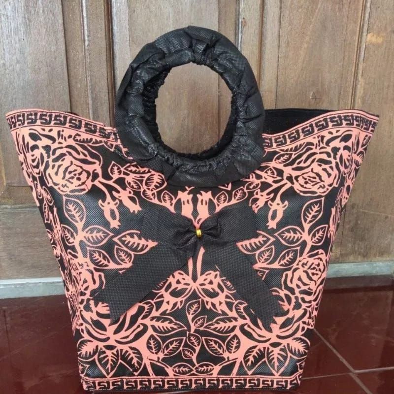 Tas hajatan batik elegan bulat hitam  mewah 22(0209/EBH)