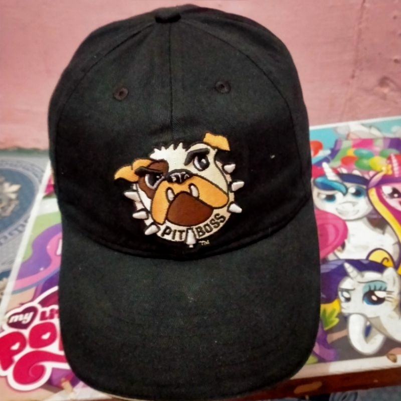 Topi logo Pitbull